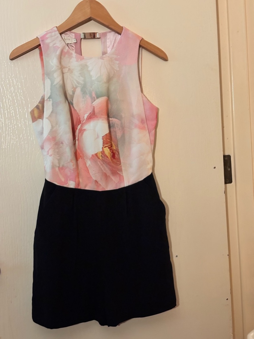 Ted Baker Pink Floral Top black Short side to side pocket Midi Dress short.